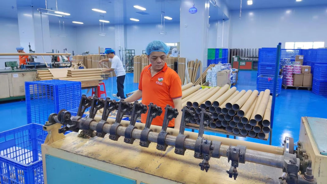 Guangzhou Huihua Packaging Products Co,.LTD manufacturer production line