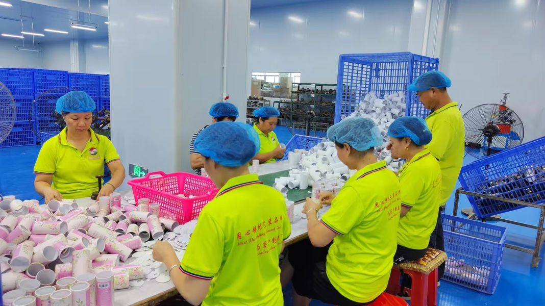 Guangzhou Huihua Packaging Products Co,.LTD manufacturer production line